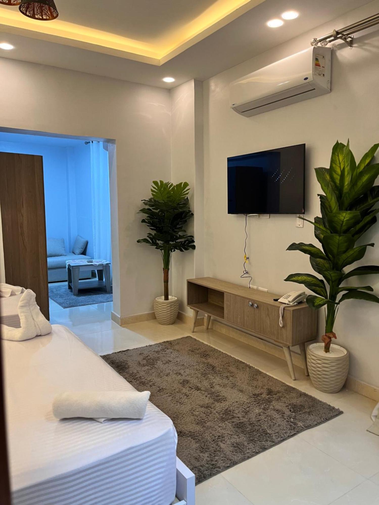 Triple Garden And Apartment Cairo