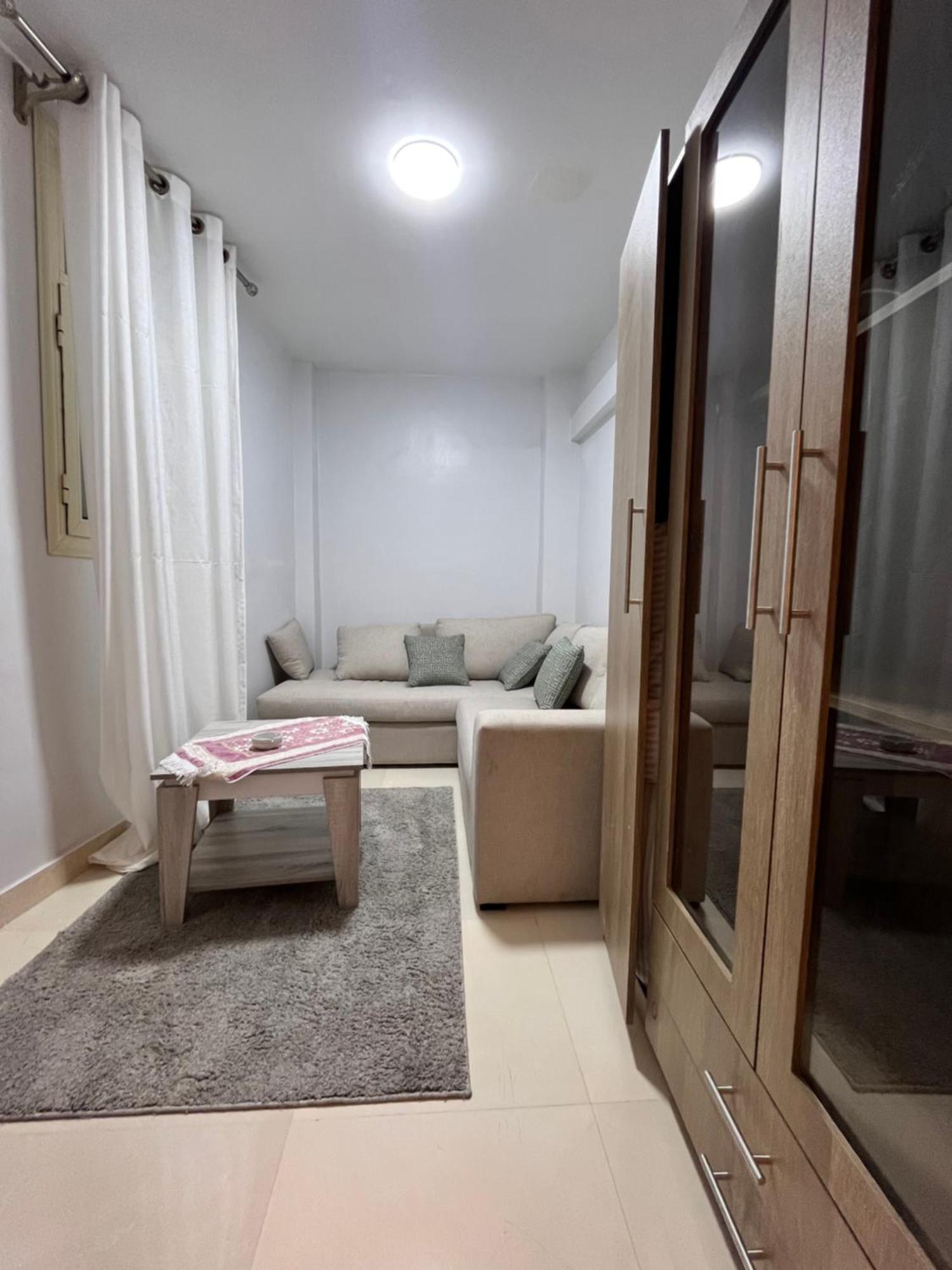Triple Garden Apartment *